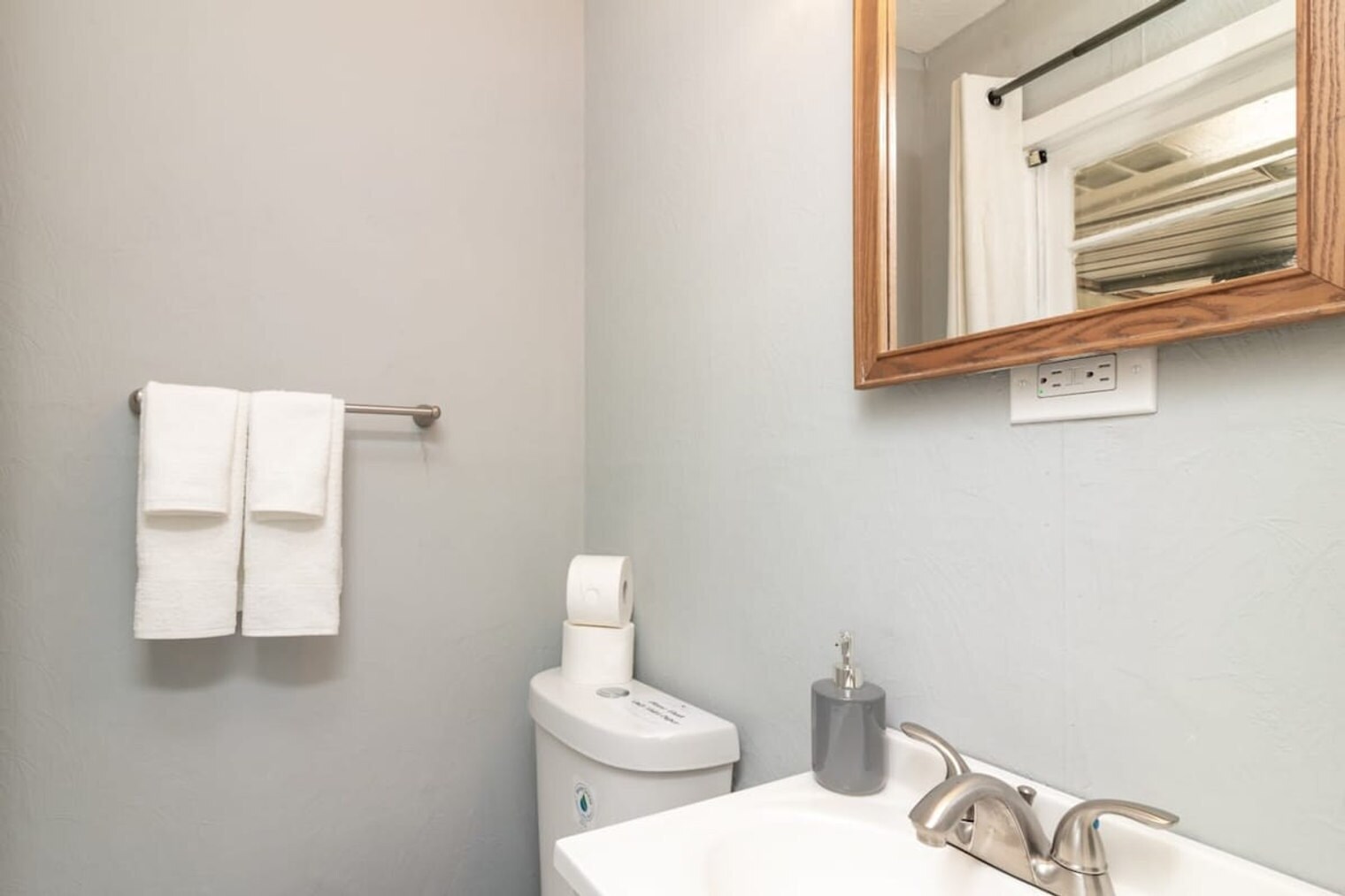 Building Photo - 5617 Ventura Dr