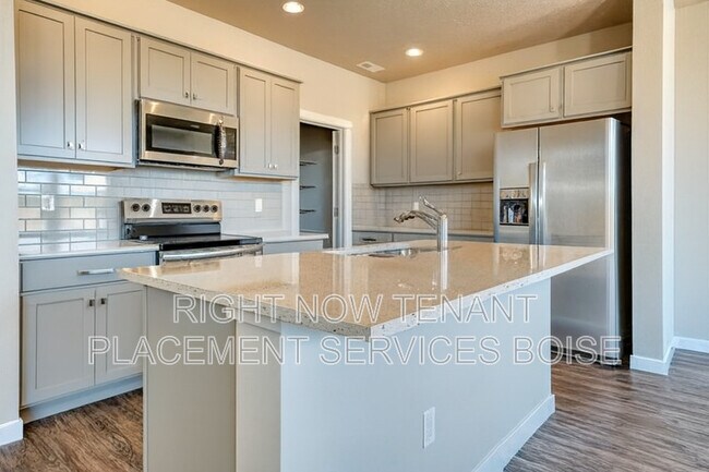 Building Photo - 6818 S Catfish Creek Ave