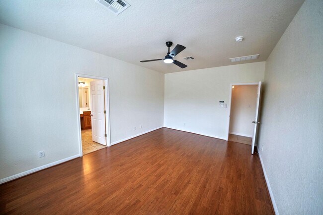 Building Photo - Stunning  Home in the Highly Sought-After ...