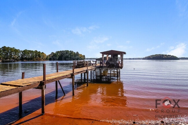 Building Photo - 17120 Belle Isle Dr