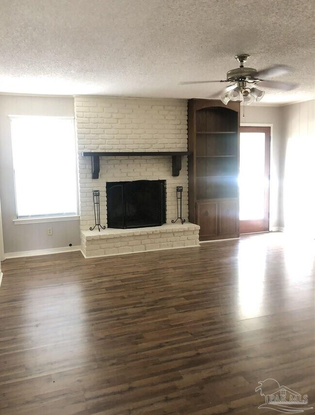 Building Photo - 3885 Hidden Oaks Dr
