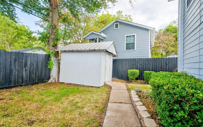 Building Photo - 3905 Billingsley St