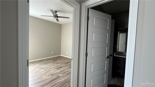 Building Photo - 4116 La Vista Ave