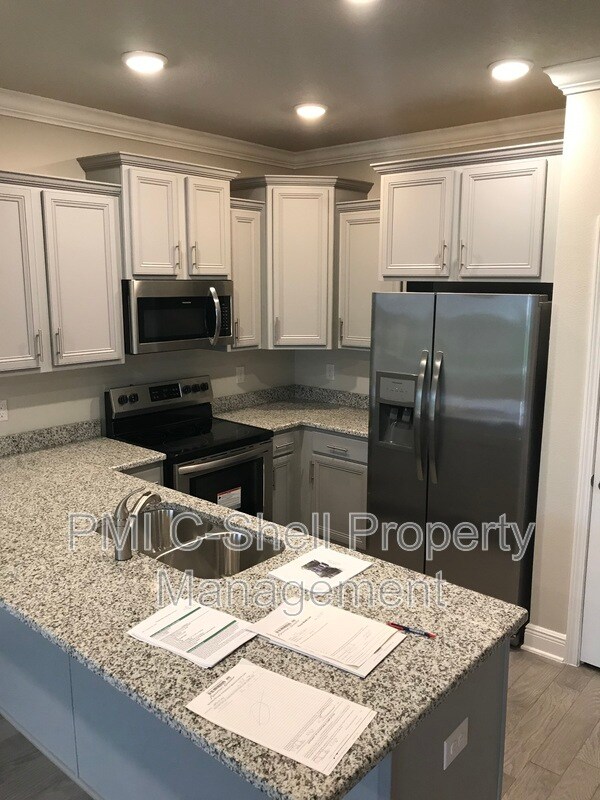 Building Photo - 357 S E St