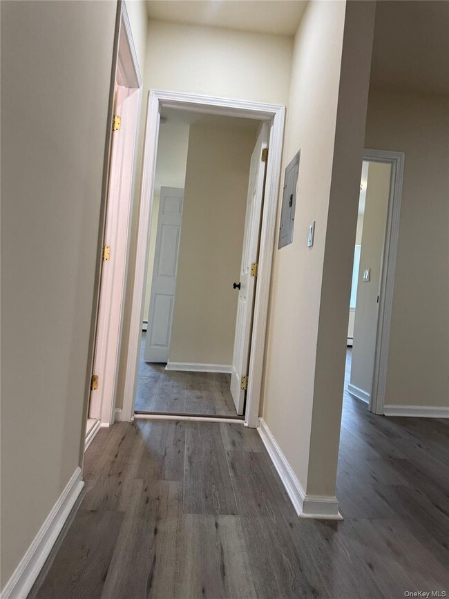 Building Photo - 167 Main St