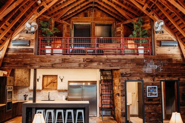 Building Photo - 19920 NW Farley Hampton Rd