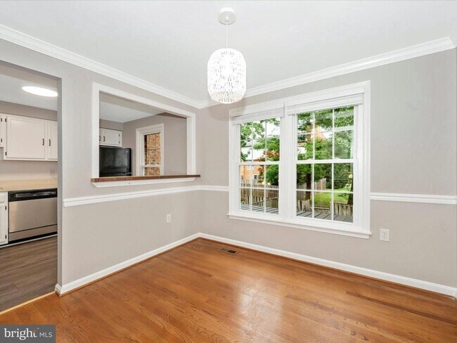 Building Photo - 112 Bracken Ct