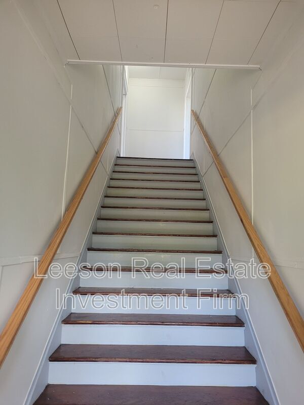 Building Photo - 314 1/2 KINGS HIGHWAY