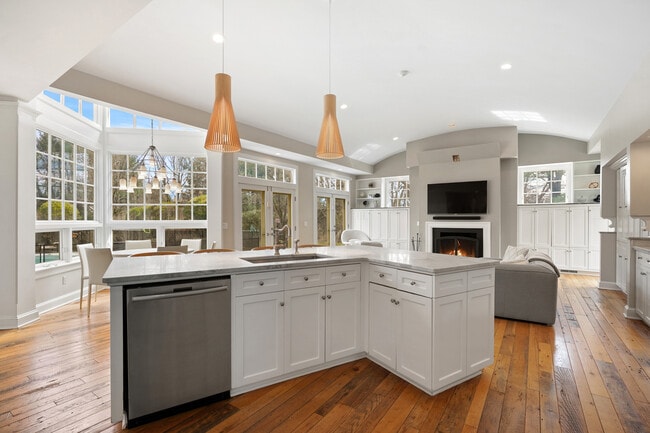 Building Photo - 556 Riversville Rd