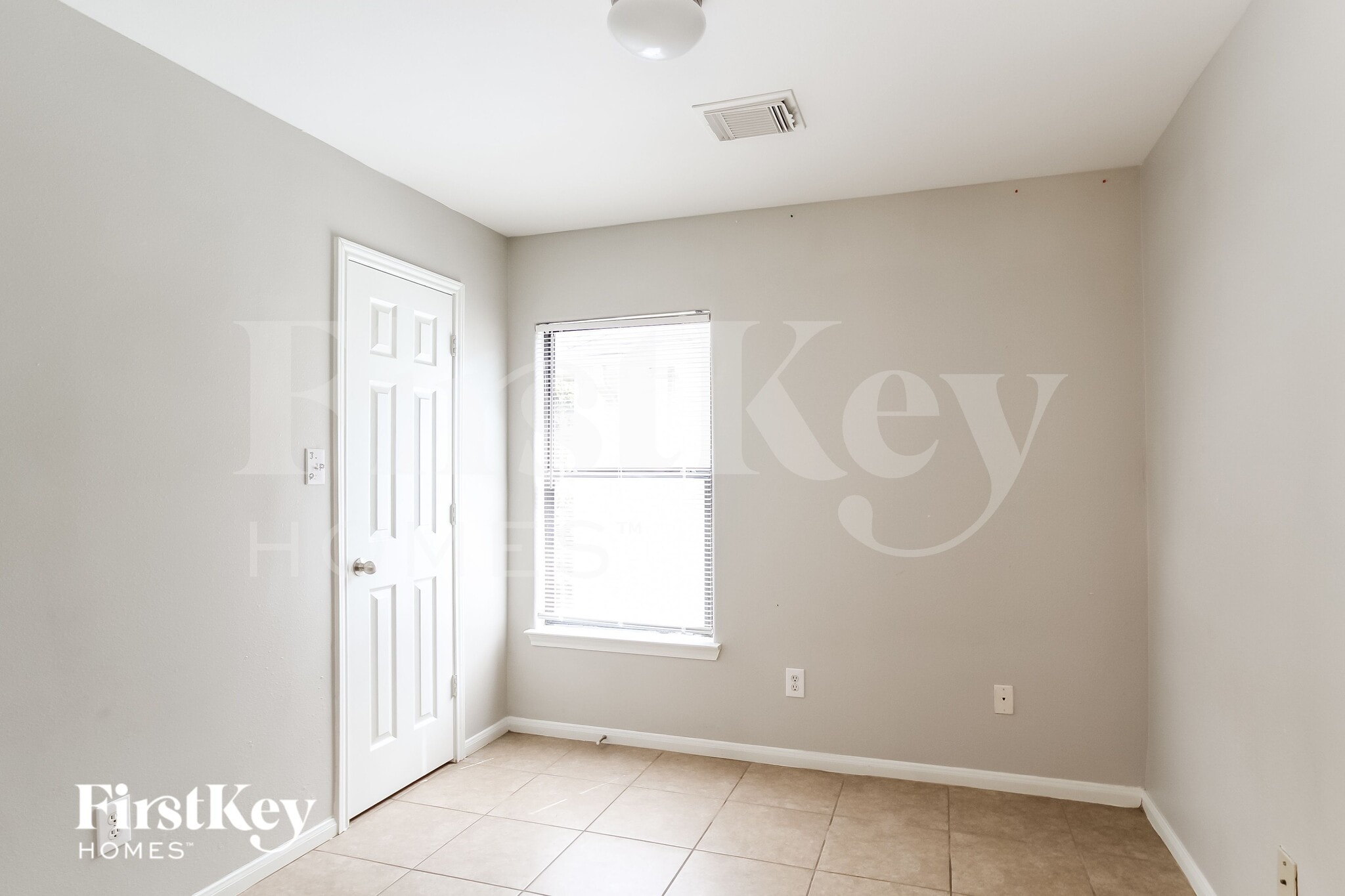 Building Photo - 2935 La Estancia Ln