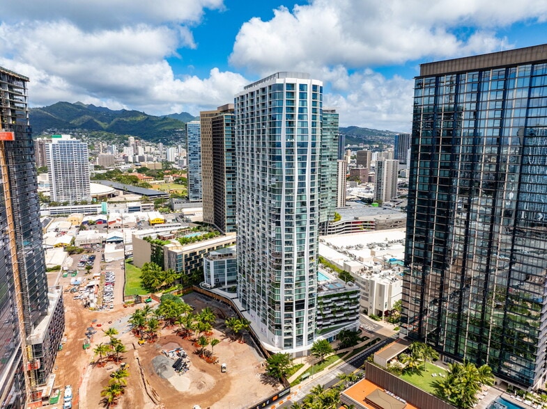 Building Photo - 1000 Auahi St