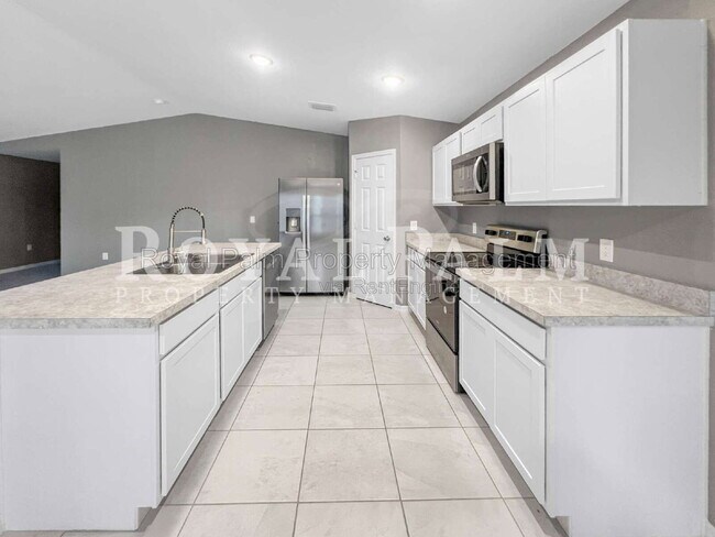 Building Photo - 3107 35th St W