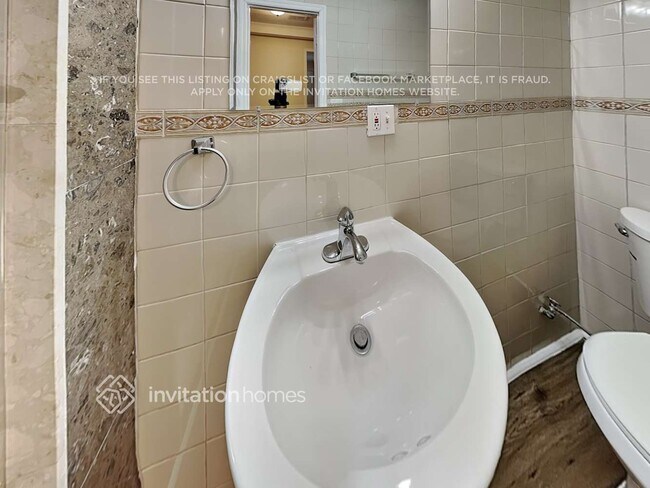 Building Photo - 1309 Tyrone Blvd N