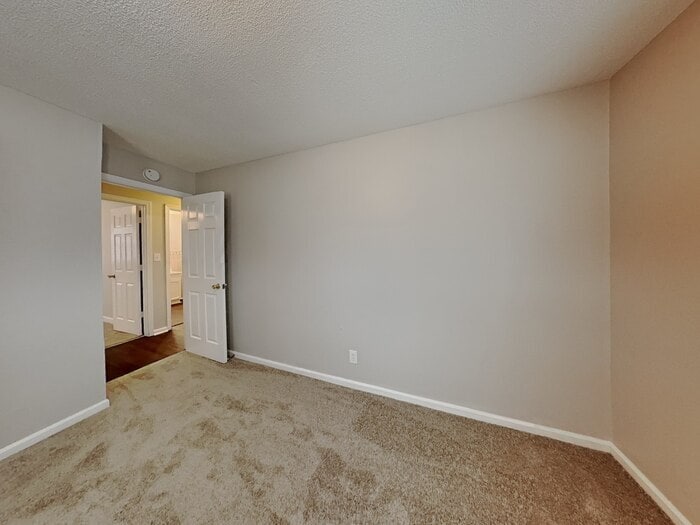 Building Photo - 4418 Windsor Rd