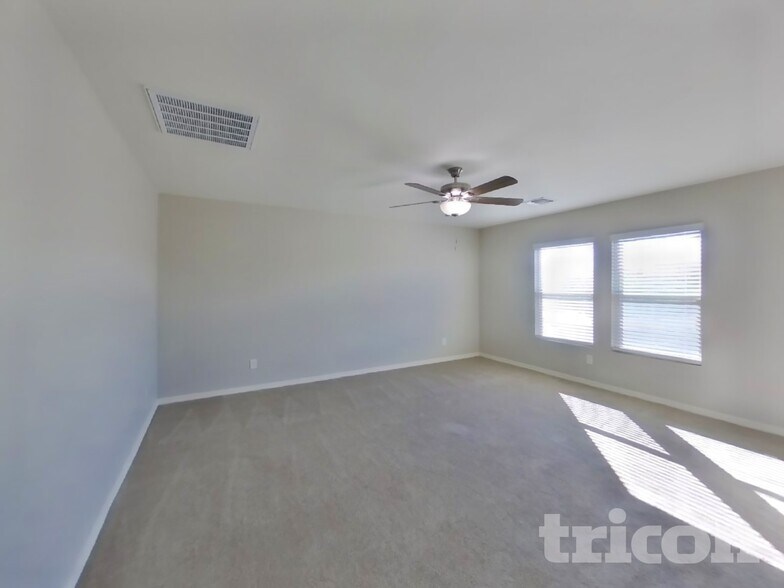 Building Photo - 4521 W Saddlebush Way