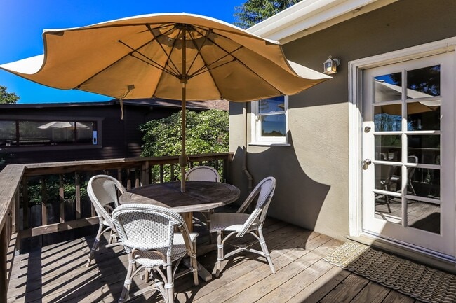 Building Photo - Furnished 1920 Craftsman Bungalow Available In The Dimond District!