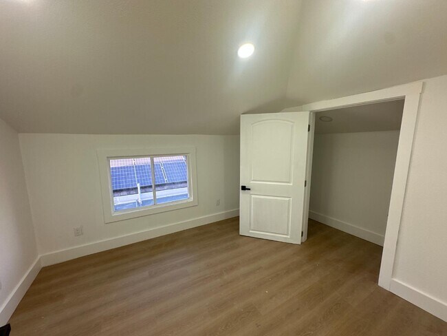 Building Photo - 3238 Adeline St