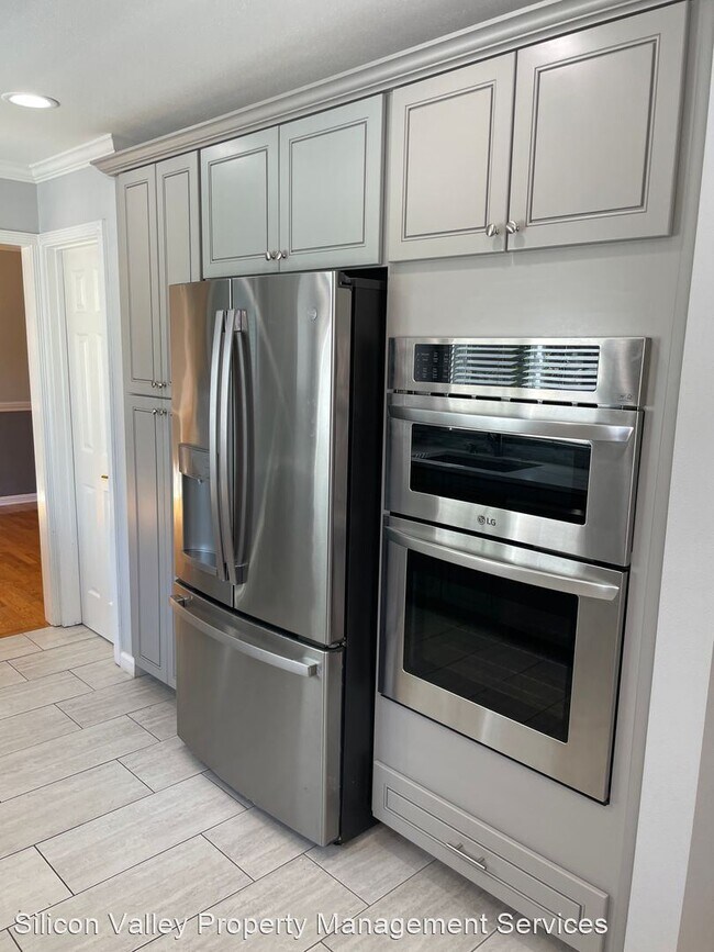 Building Photo - 5 br, 3 bath House - 955 Marlinton Ct
