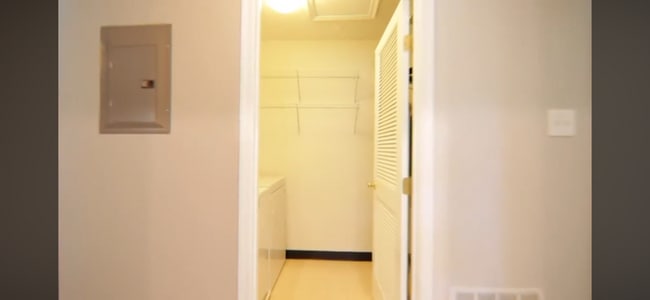 Building Photo - 2 Bedroom 2 Bathroom Condo