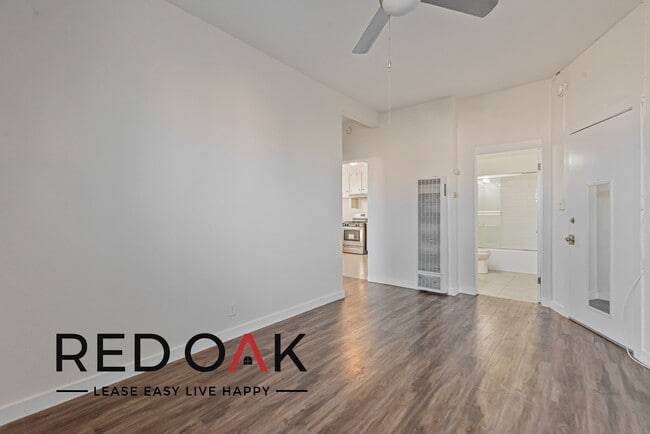 Building Photo - Fabulous One Bedroom with High Ceilings, L...