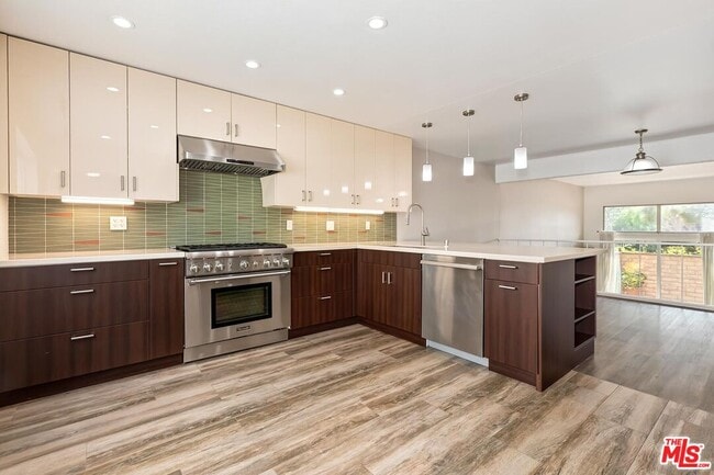 Building Photo - 13011 Mindanao Wy