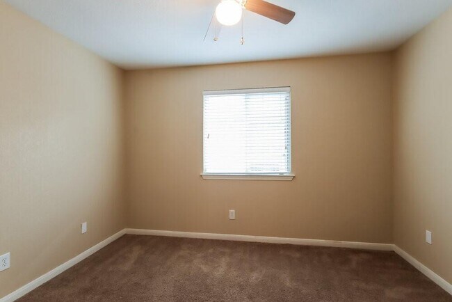 Building Photo - 10227 Canyon Rose Ln