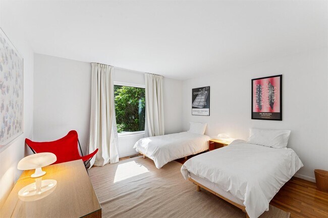 Building Photo - 24 Quogue Riverhead Rd