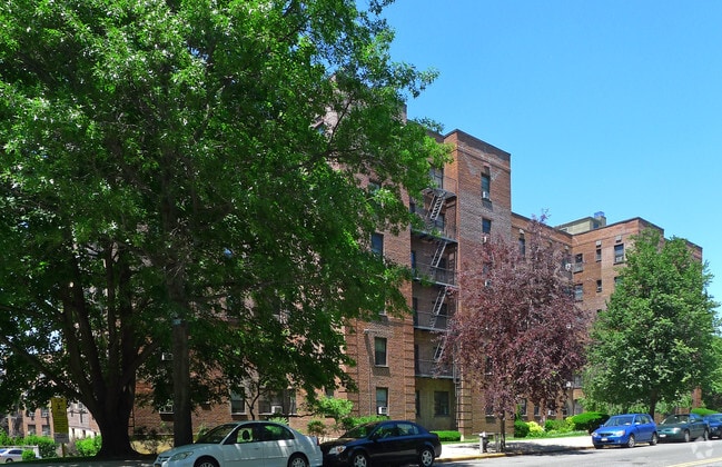 Building Photo - Mitchell Gardens Co-Op #3