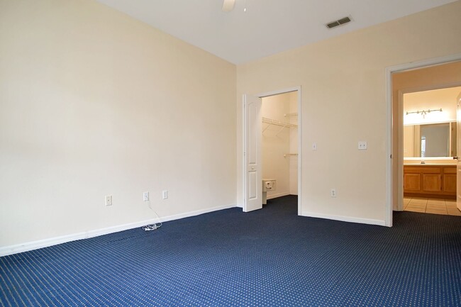 Building Photo - Runaway Beach Condo now available!