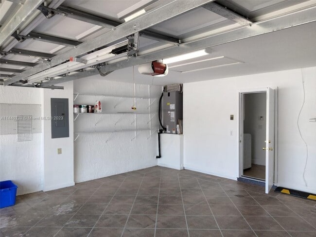 Building Photo - 8804 Via Tuscany Dr