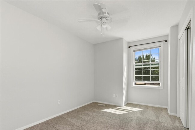 Building Photo - Newly Remodeled 3Bed/3Bath Home In Cut-De-...