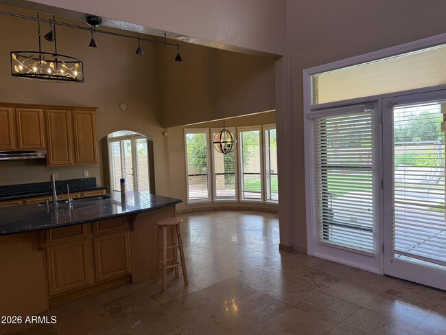 Building Photo - 8377 E Thoroughbred Trail