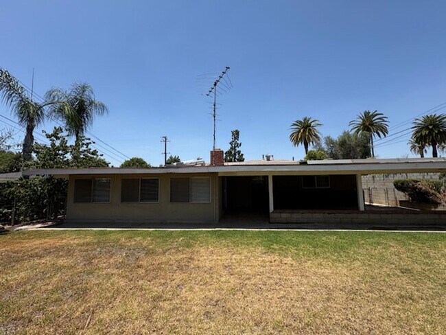 Building Photo - Redlands 4 Bedroom Home