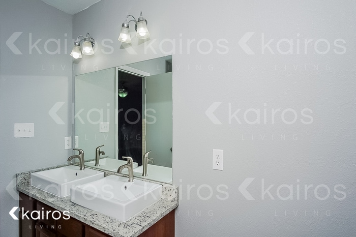 Building Photo - 3703 Avalon Lake Dr SW