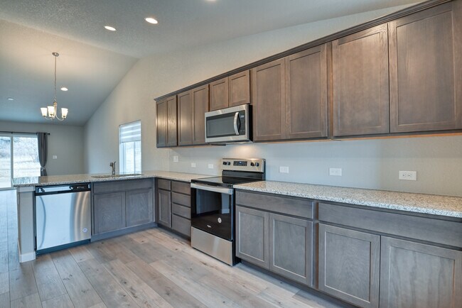Building Photo - 4011 Ivy Hill Dr