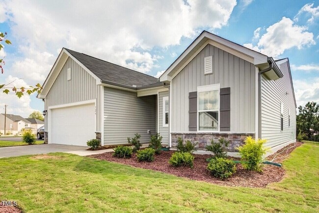 Building Photo - 713 Hough Pond Ln