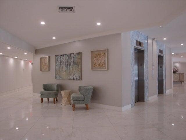 Building Photo - 3546 S Ocean Blvd