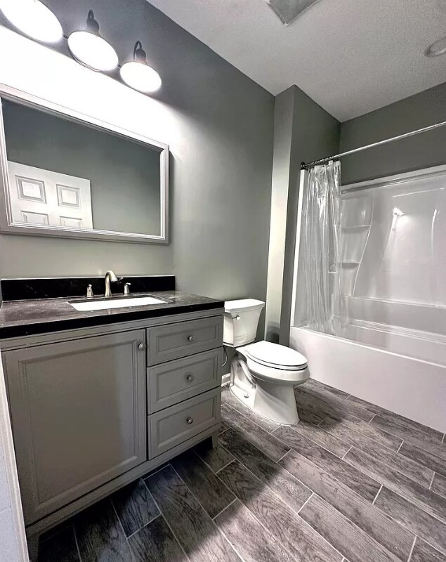 Building Photo - 308 Walnut Ave