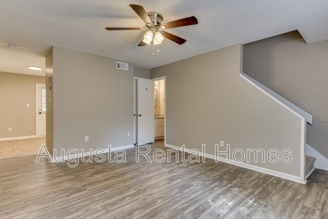 Building Photo - 138 Chalet N Blvd