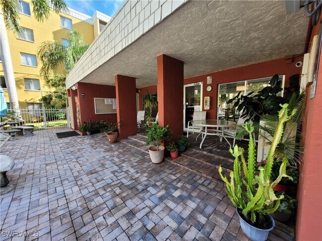 Building Photo - 2366 E Mall Dr
