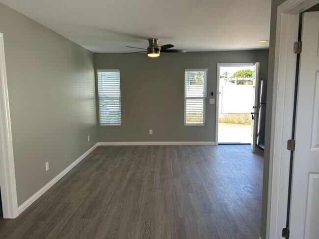Building Photo - 1 Bed/1 Bath Newly Renovated