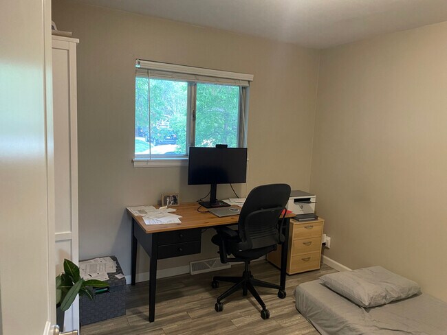 Building Photo - 875 36th St