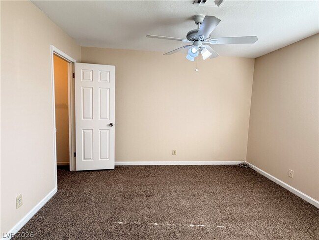 Building Photo - 3267 Dawnflower St