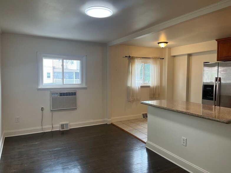 Building Photo - 4227 Greenmount Rd