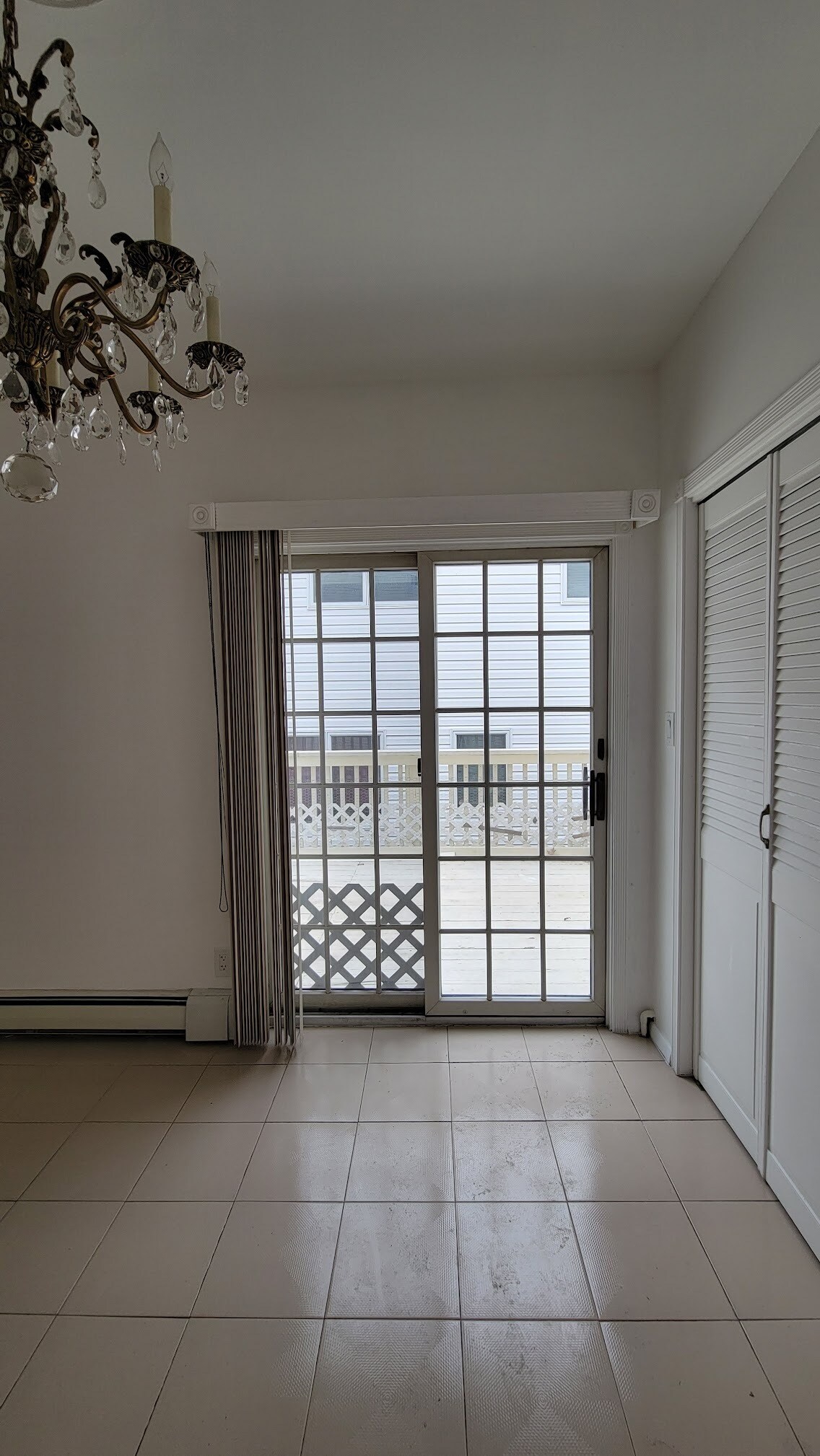 Main level access to deck - 768 Florence Pl