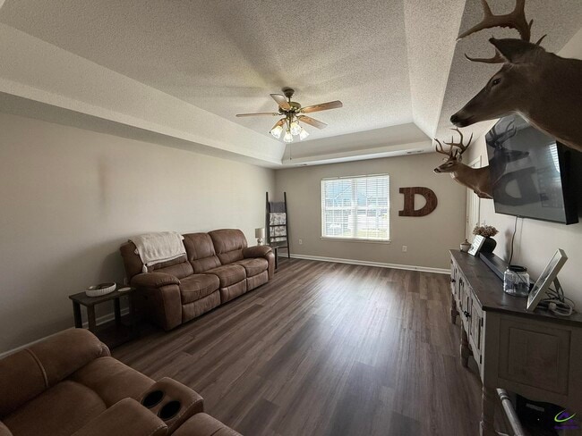 Building Photo - 107 White Tail Ln