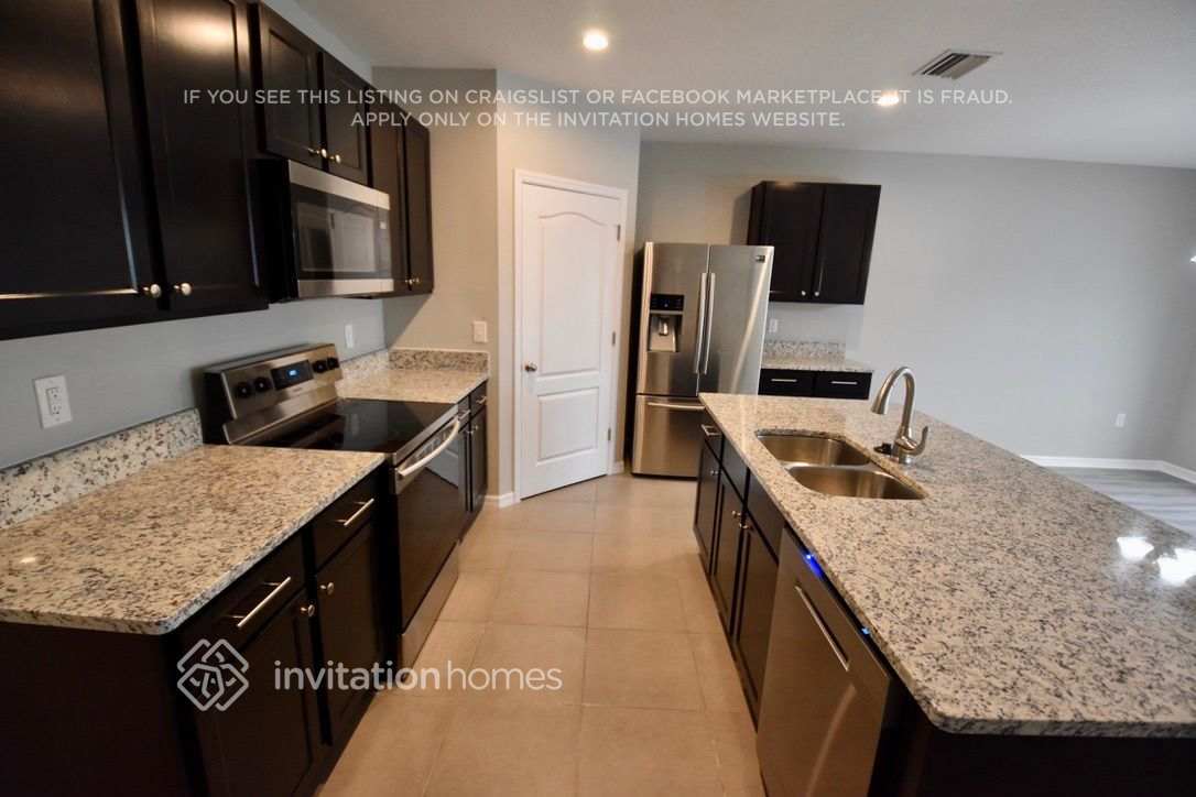 Building Photo - 15532 Rose Grove Dr