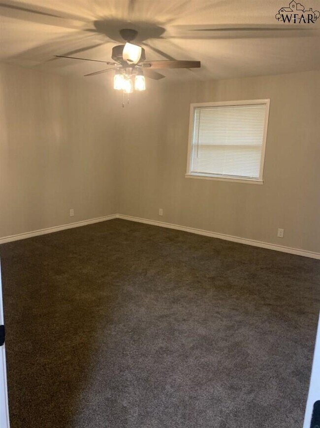 Building Photo - 4111 Stearns Ave