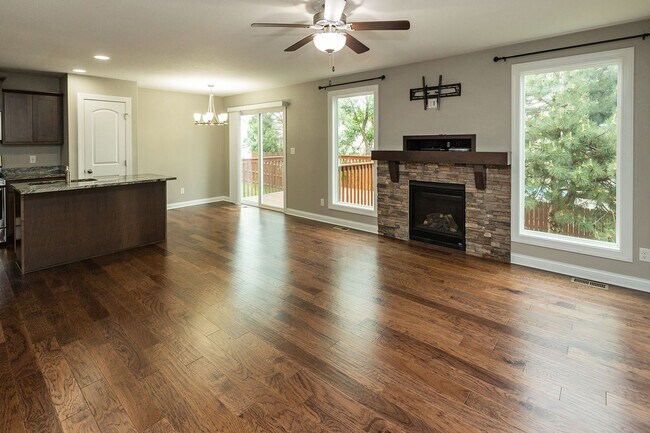 Building Photo - Perfect Single Family Home in Norwalk