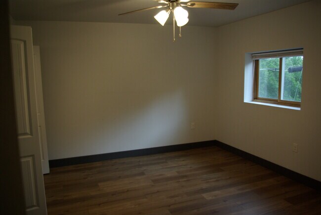 Building Photo - 520 W Buena Ventura St